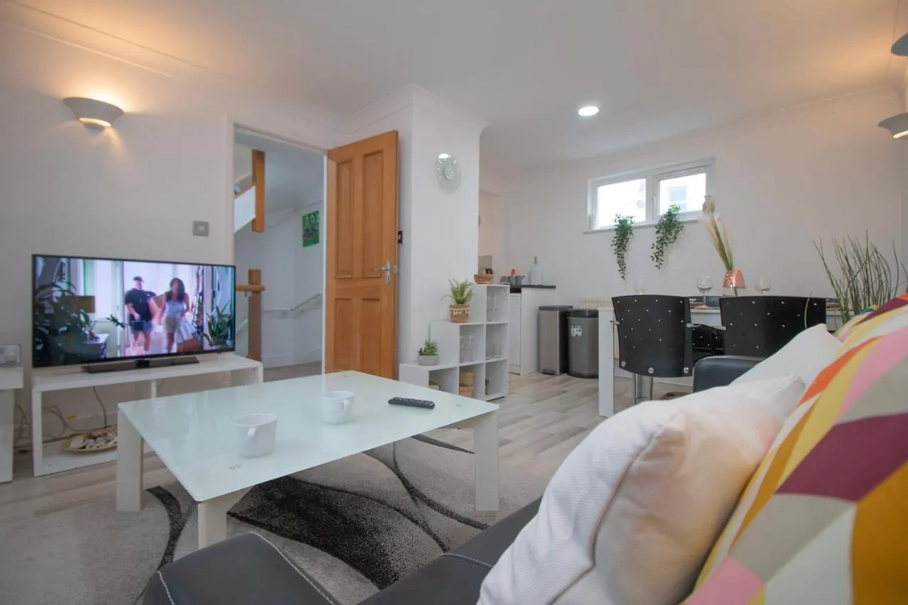 Sealock Mews By Property Promise Cardiff 0*,