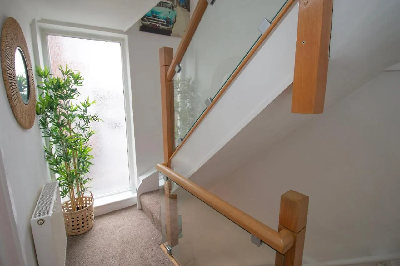 Sealock Mews By Property Promise Cardiff Holiday home